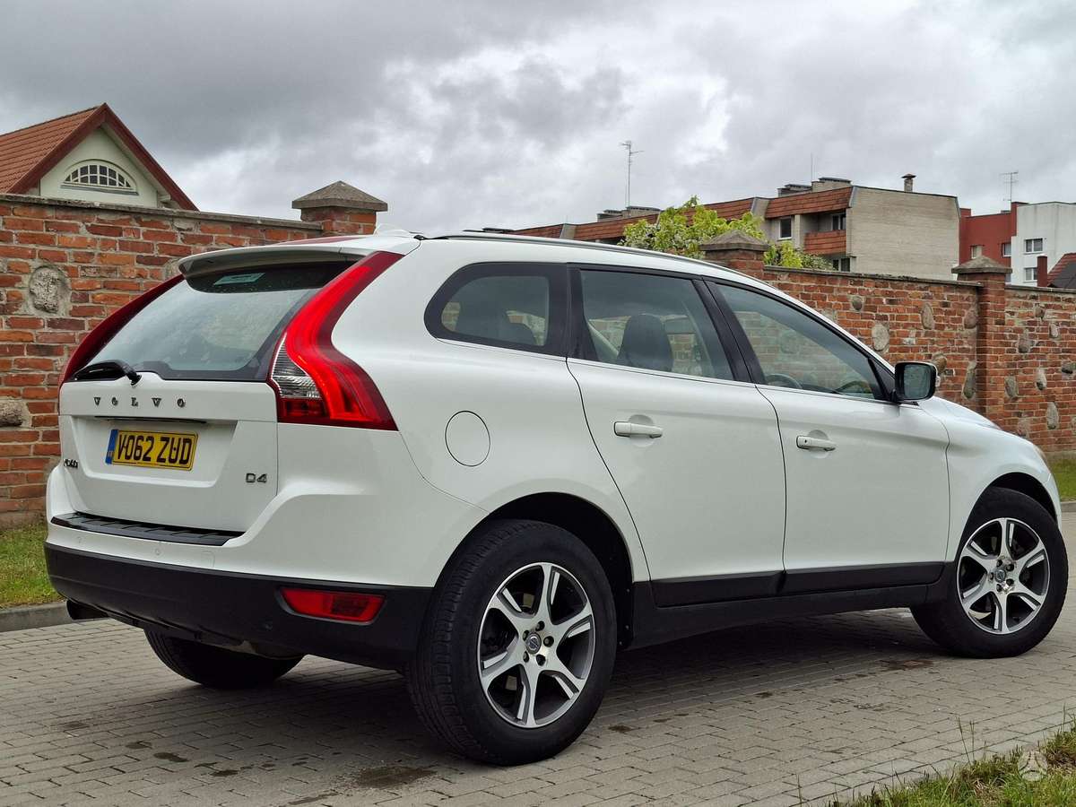Volvo XC60 2012 — двигун 1984 cm³