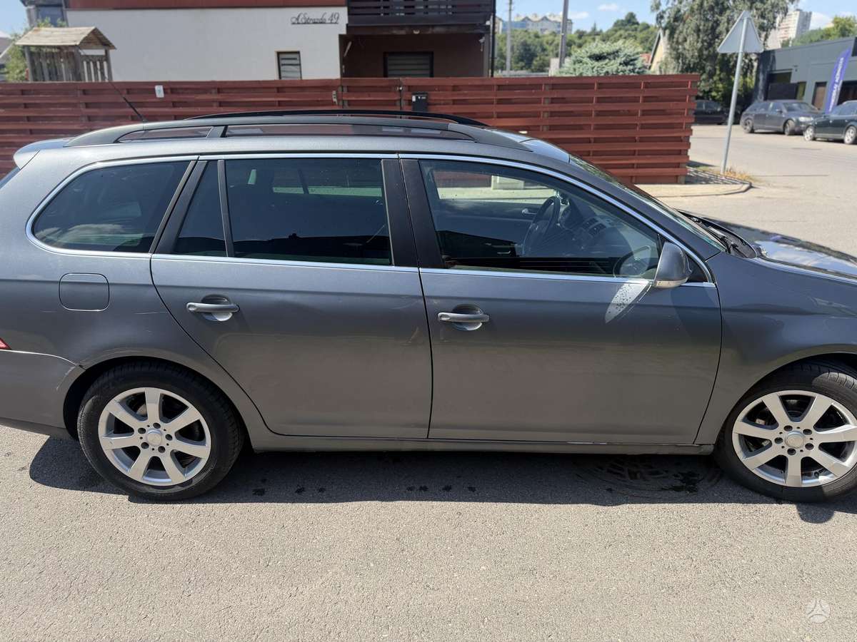 Volkswagen Golf 2009 — двигун 1896 cm³, 105 HP (77kW)