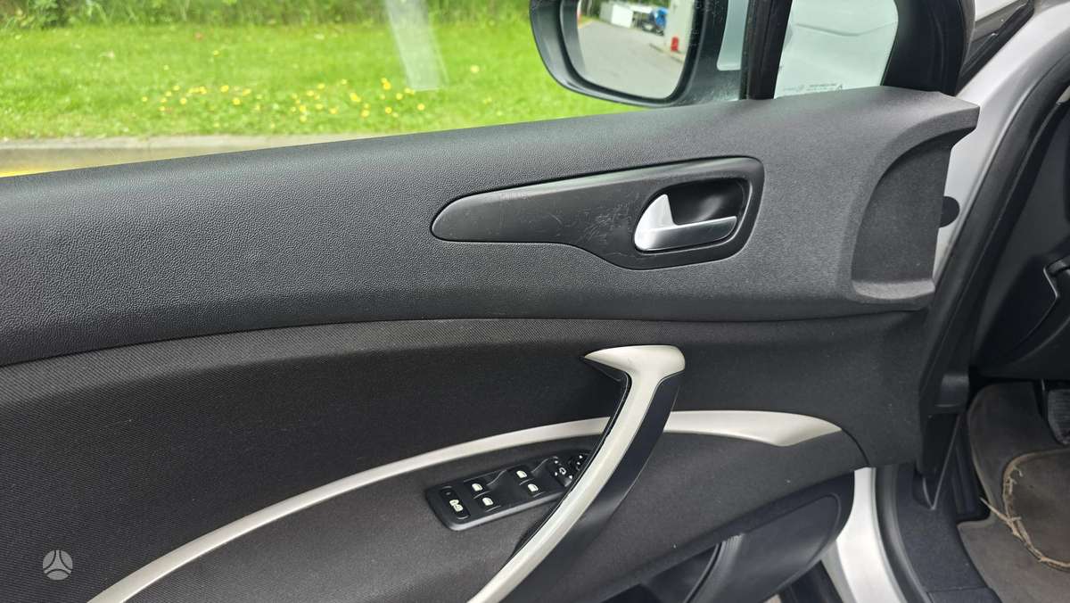 Citroen C5 2012 — photo 15