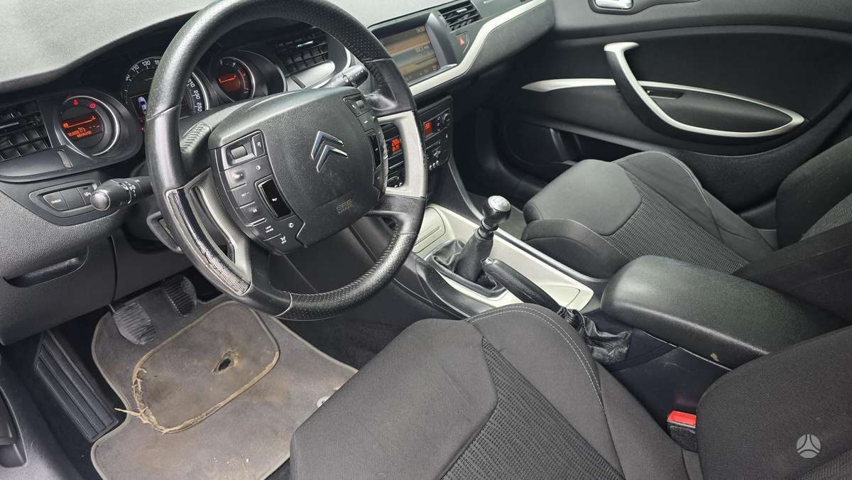 Citroen C5 2012 — photo 18