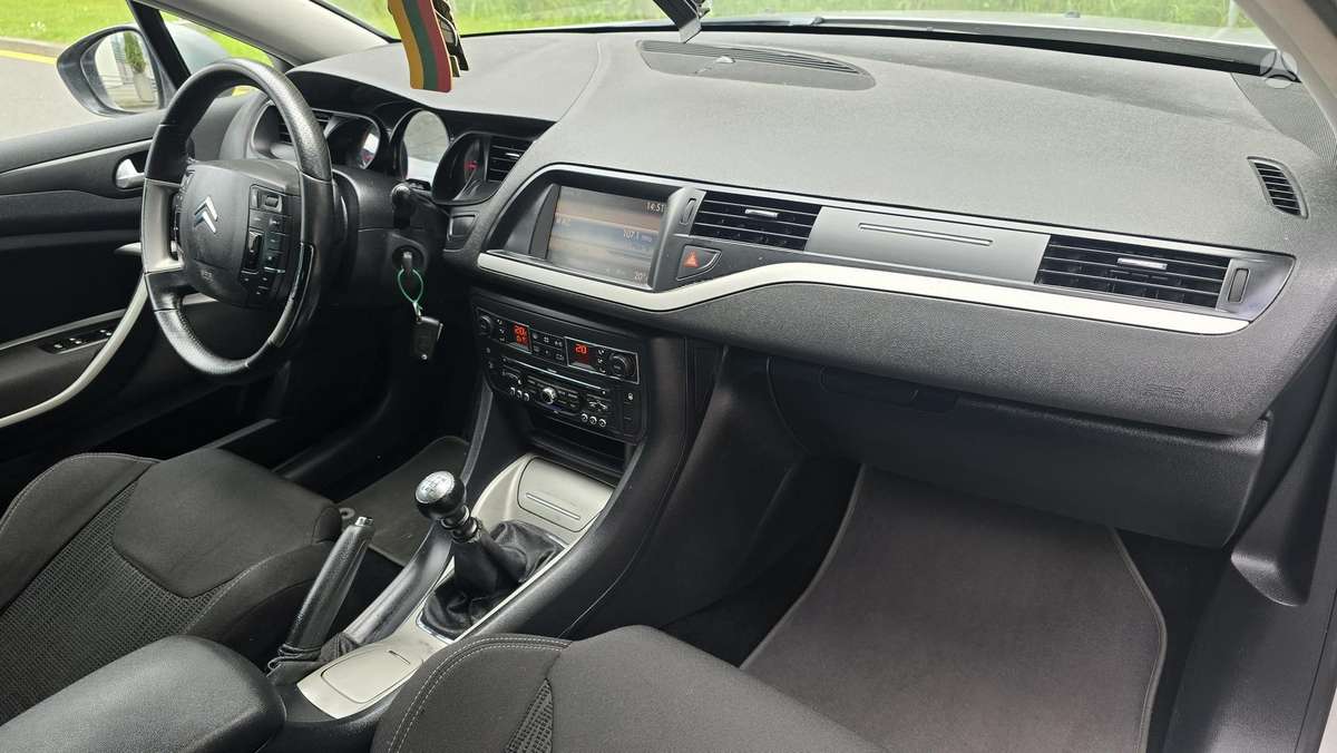 Citroen C5 2012 — photo 29