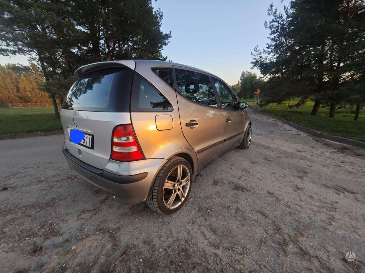 Mercedes-Benz A170 2004 — rear view