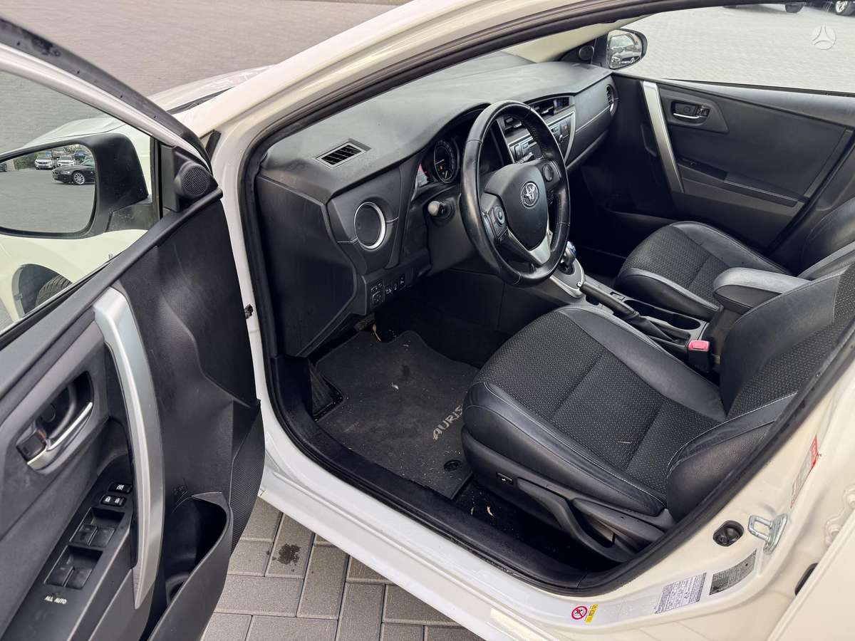 Toyota Auris 2014 — photo 12