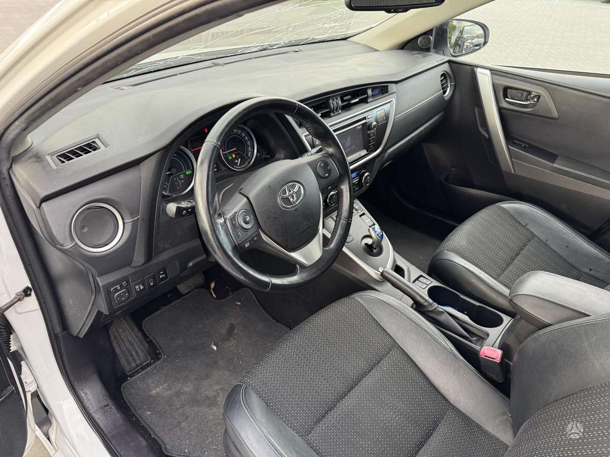 Toyota Auris 2014 — photo 14