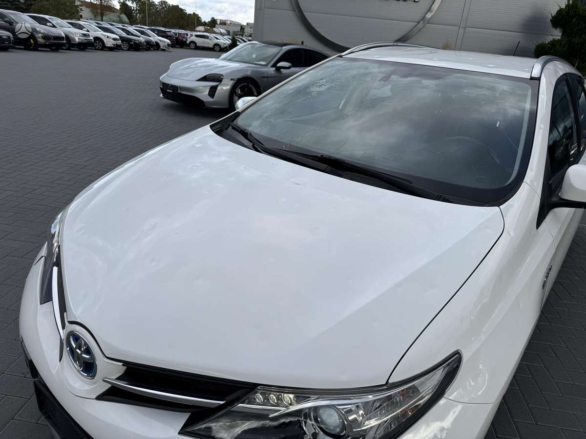 Toyota Auris 2014 — rear view