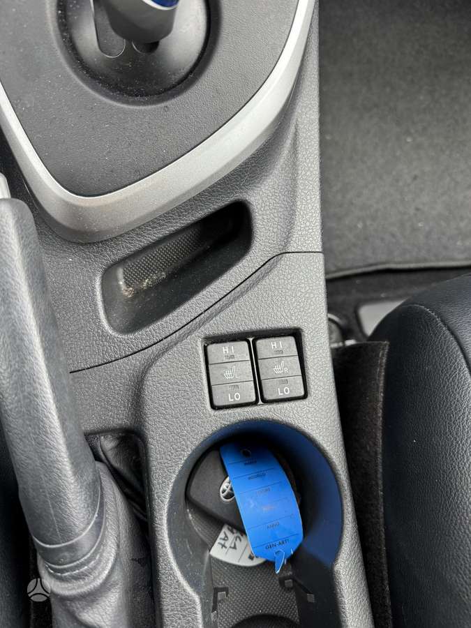 Toyota Auris 2014 — photo 24