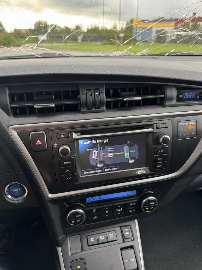 Toyota Auris 2014 — photo 26
