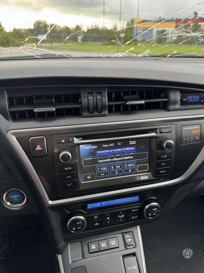 Toyota Auris 2014 — photo 27