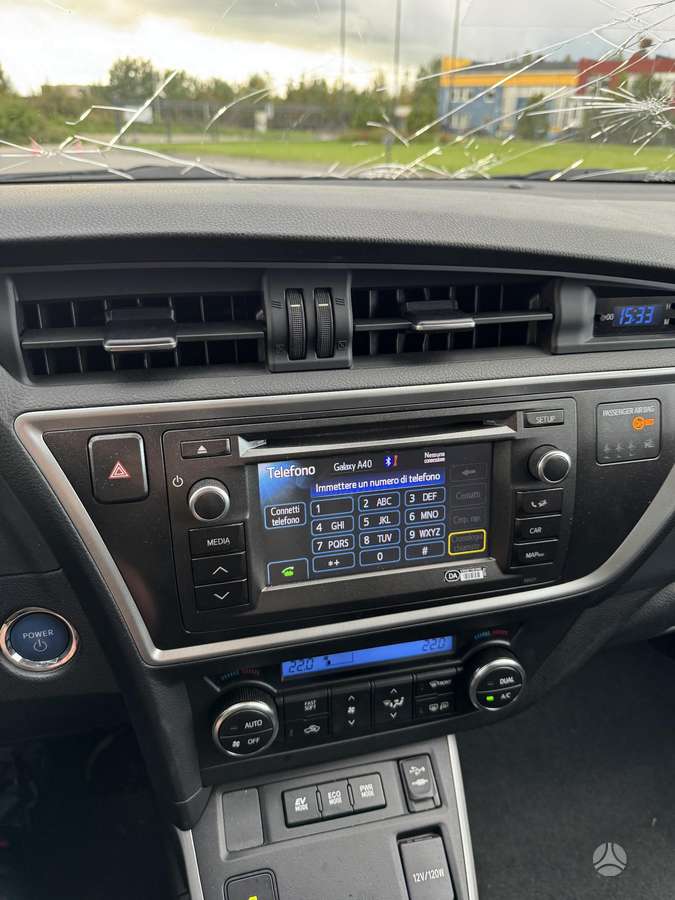 Toyota Auris 2014 — photo 28