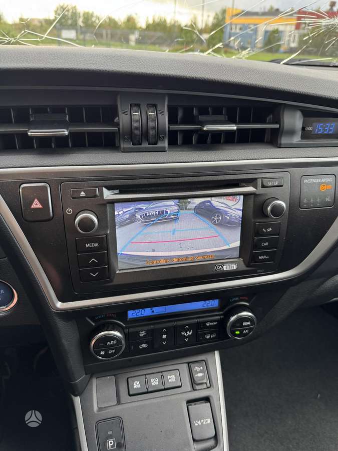 Toyota Auris 2014 — photo 29