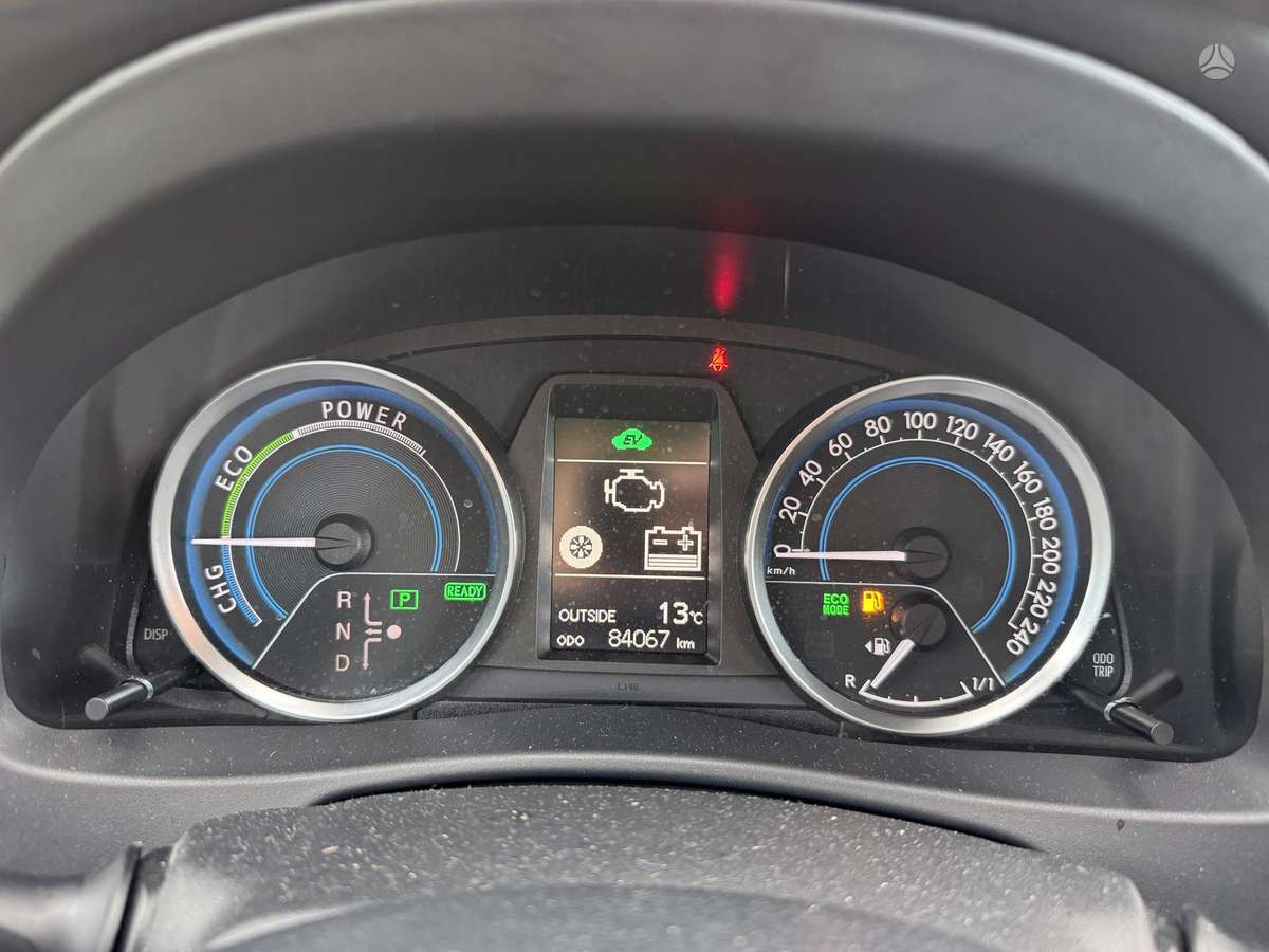 Toyota Auris 2014 — photo 31