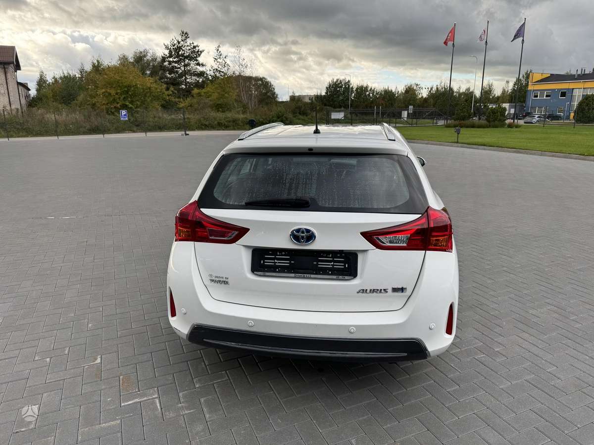 Toyota Auris 2014 — photo 5