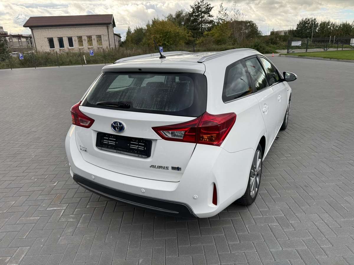 Toyota Auris 2014 — photo 6