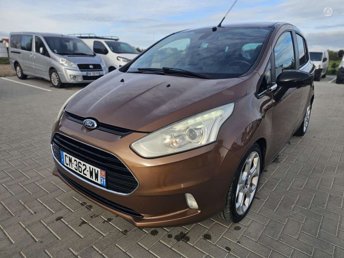 Ford B-MAX 2012 — rear view