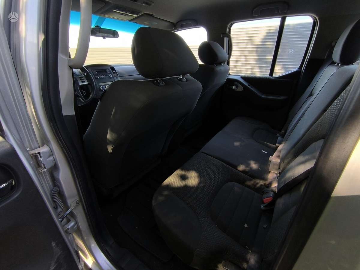 Nissan Navara 2014 — photo 10