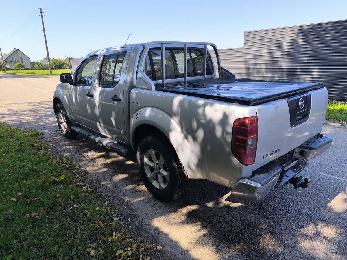 Nissan Navara 2014 — engine 2488 cm³