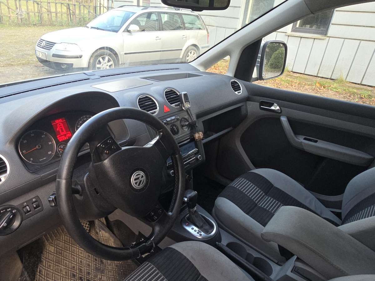 Volkswagen Caddy 2010 — photo 5