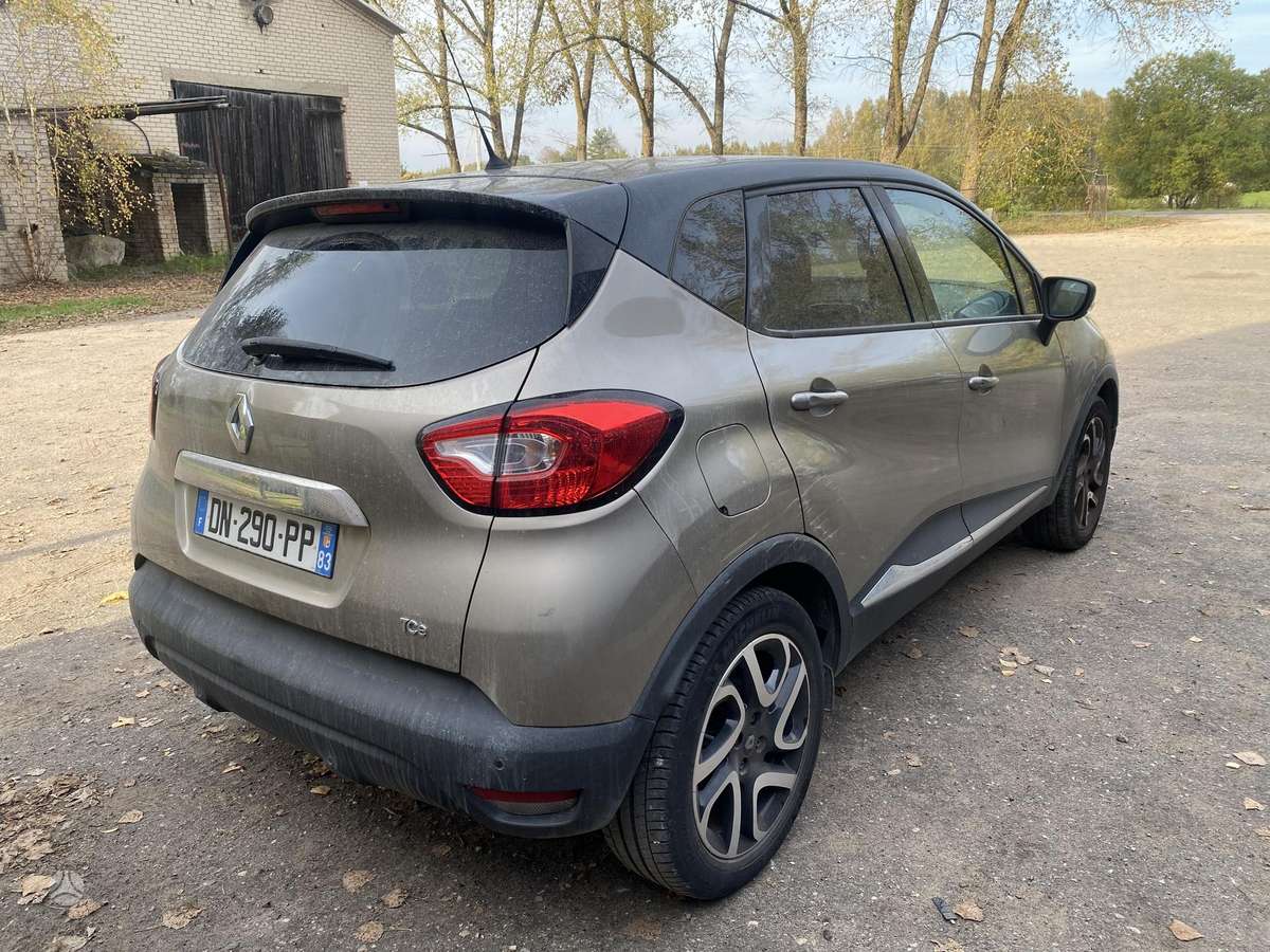 Renault Captur 2015 — interior