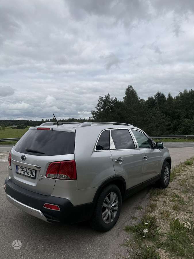 Kia Sorento 2011 — двигун 2349 cm³, 175 HP (129kW)
