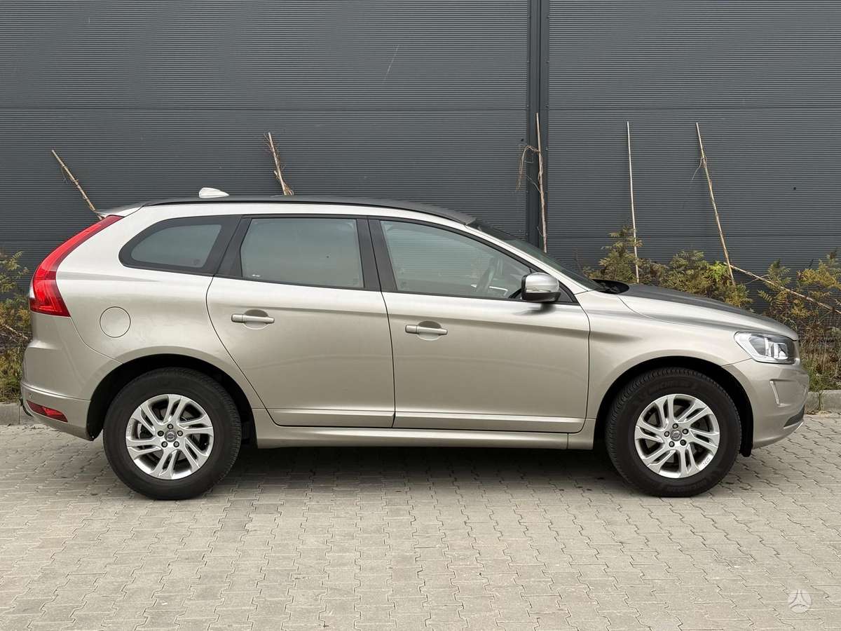 Volvo XC60 2014 — салон