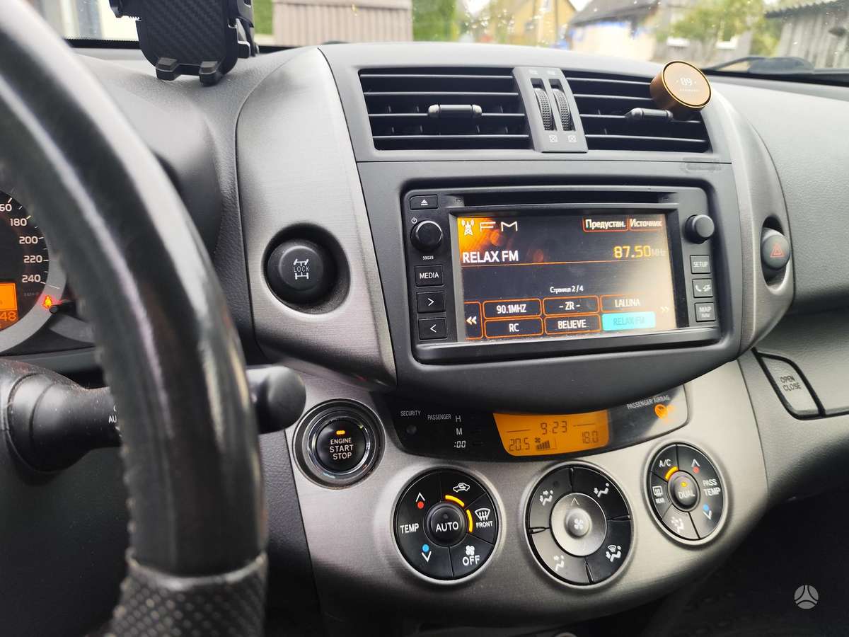 Toyota RAV4 2012 — photo 7