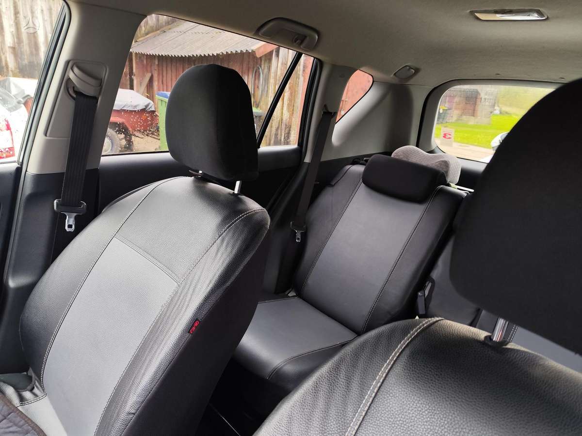 Toyota RAV4 2012 — photo 9