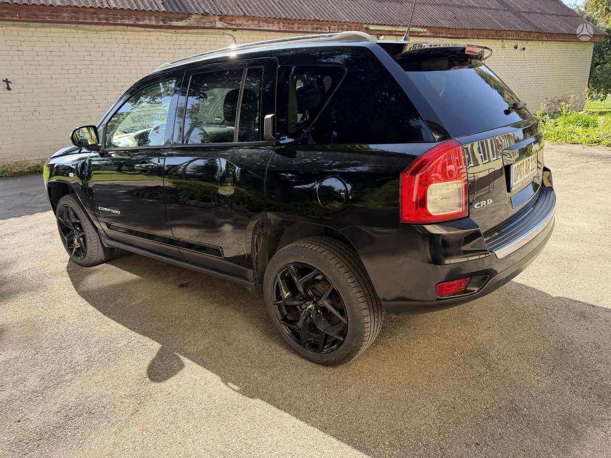 Jeep Compass 2012 — interior