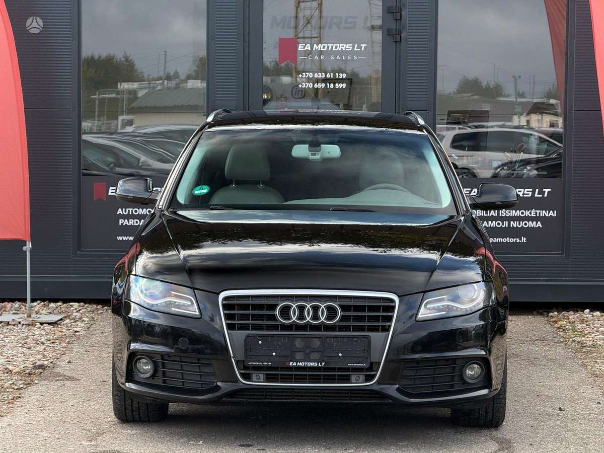 Audi A4 2011 — вигляд ззаду