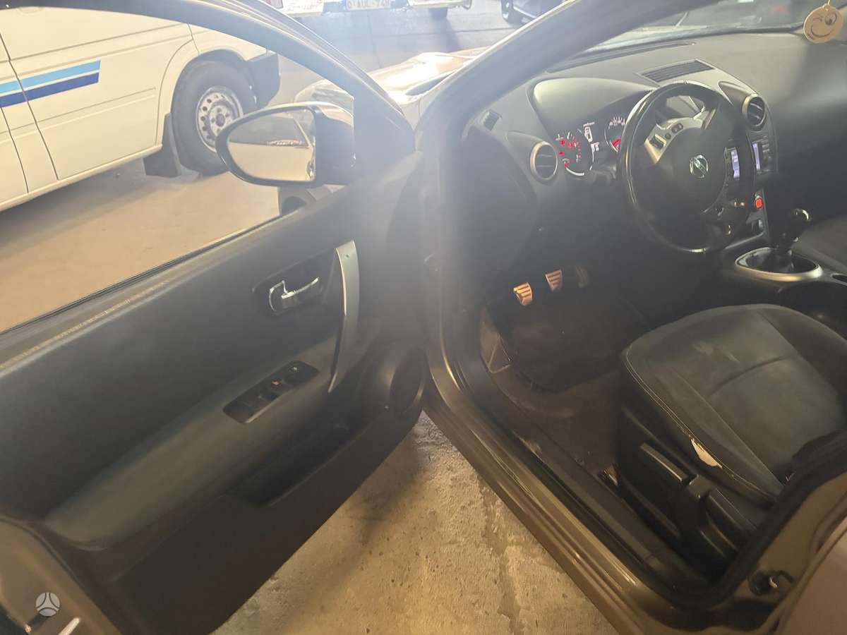 Nissan Qashqai+2 2010 — photo 12