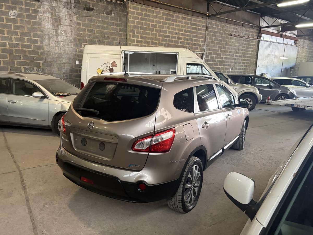 Nissan Qashqai+2 2010 — photo 6