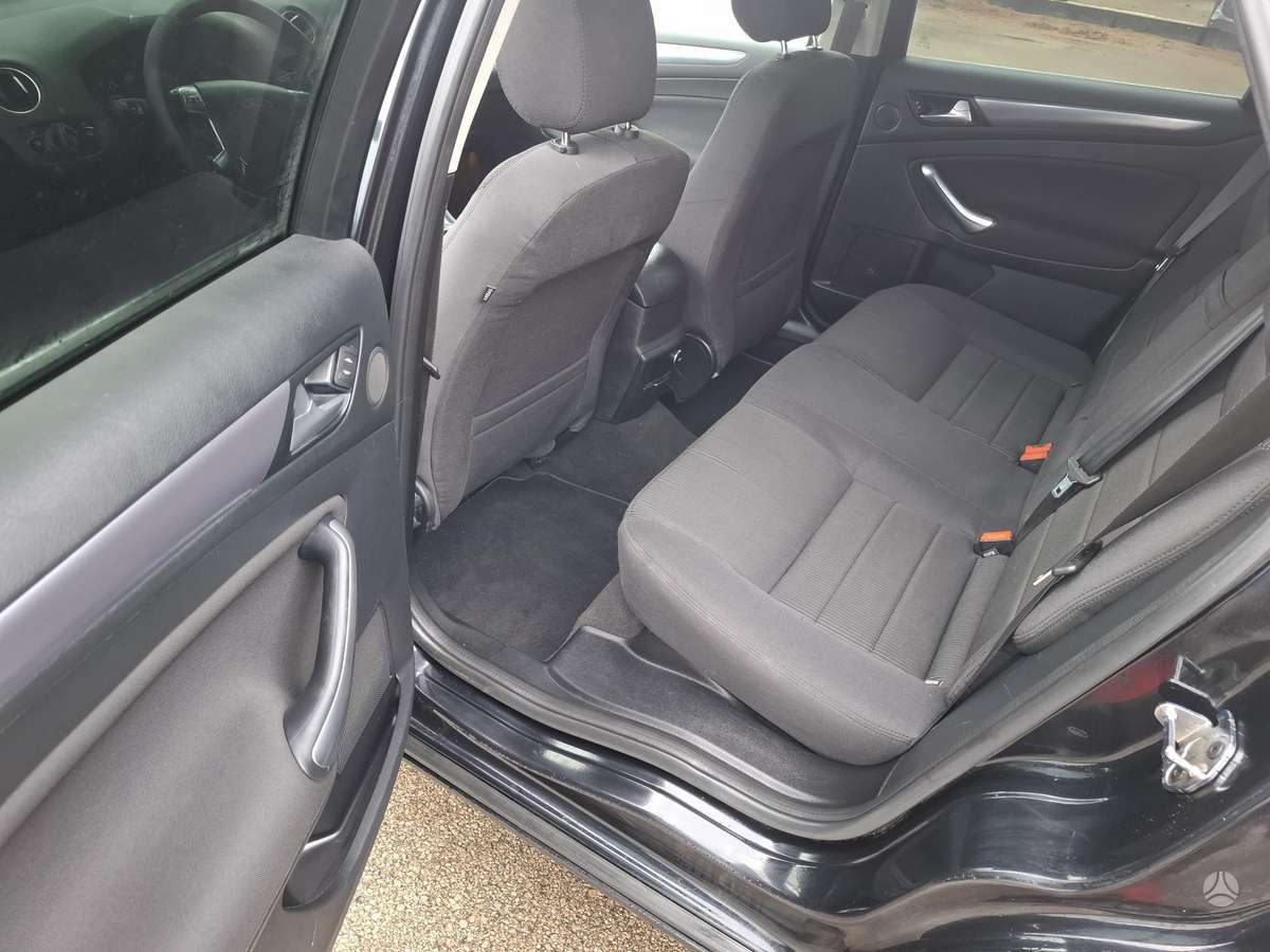 Ford Mondeo 2013 — photo 11
