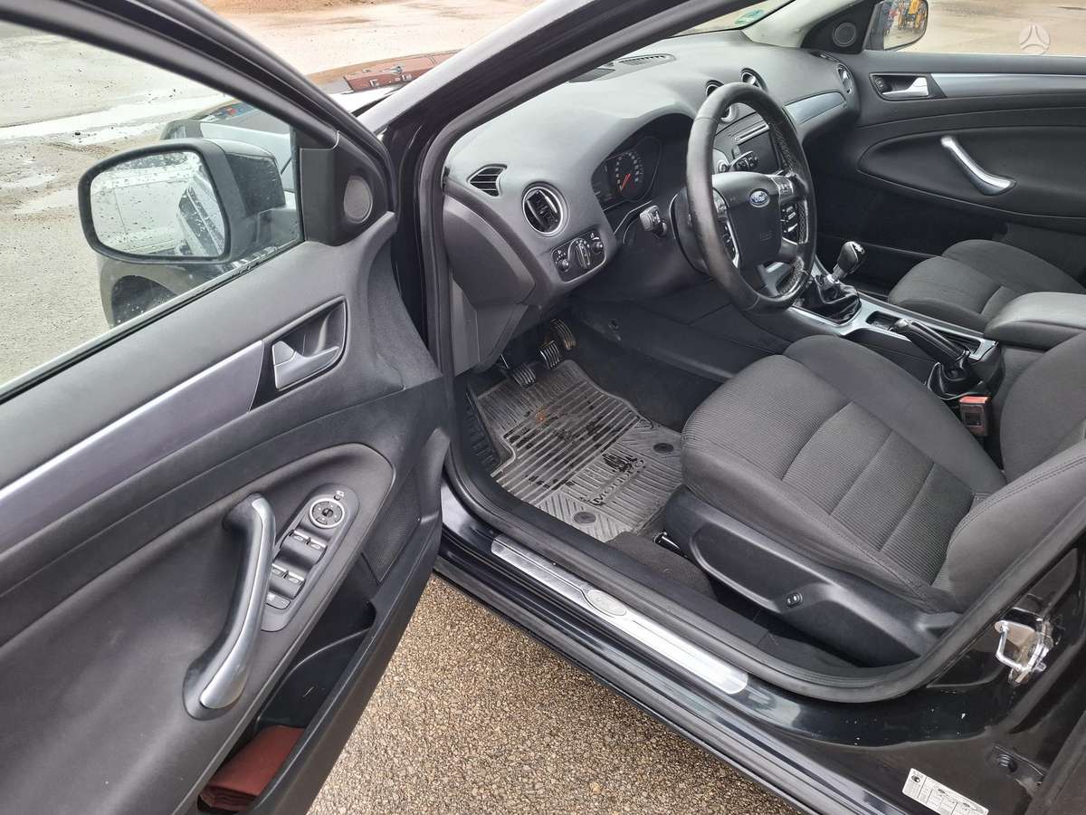 Ford Mondeo 2013 — photo 9