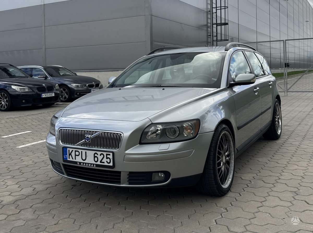 Volvo V50, 2005