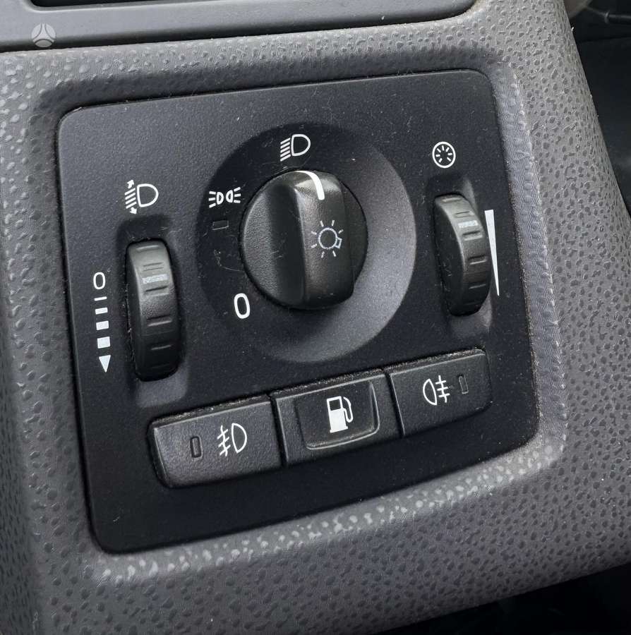 Volvo V50 2005 — photo 11