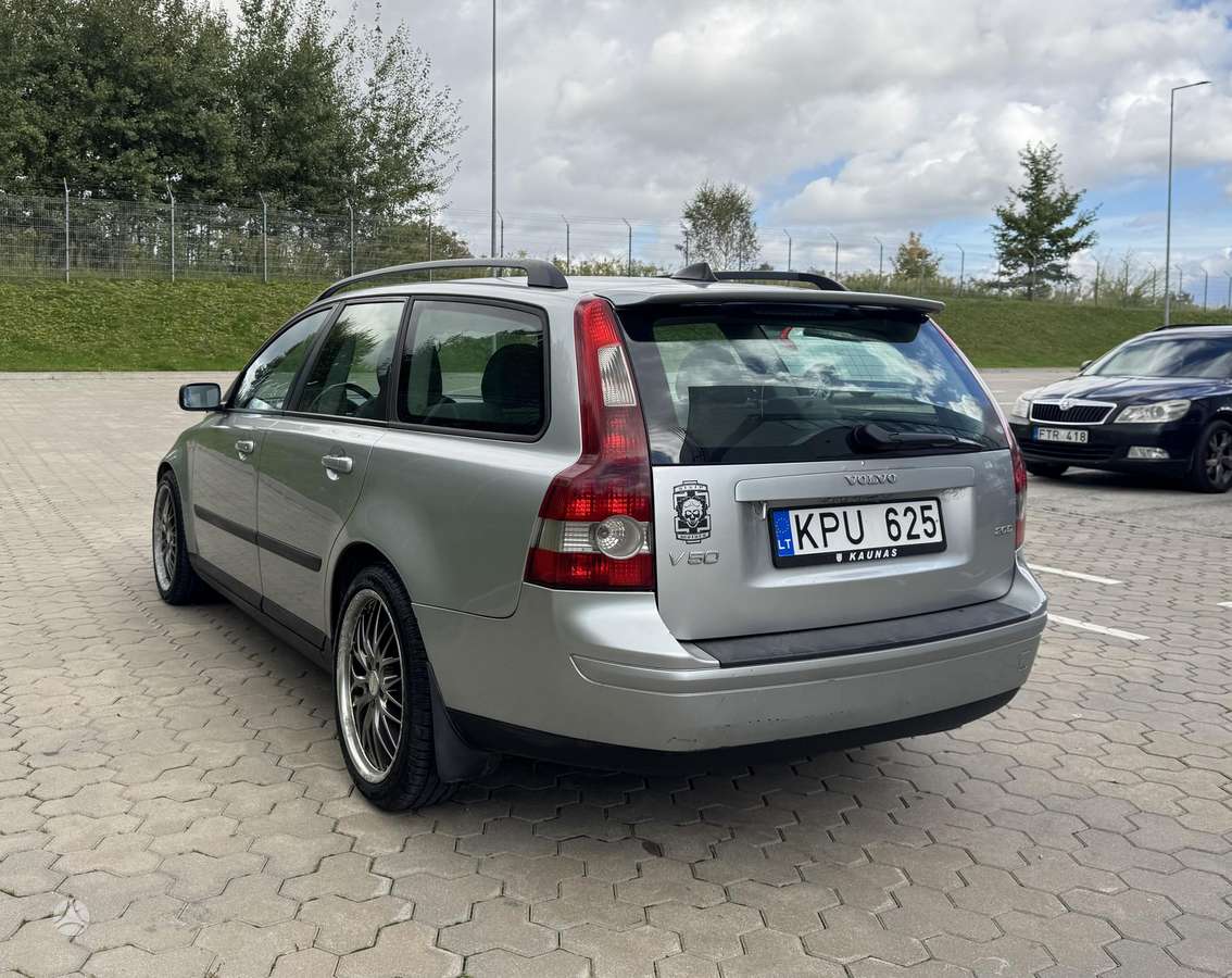Volvo V50 2005 — interior