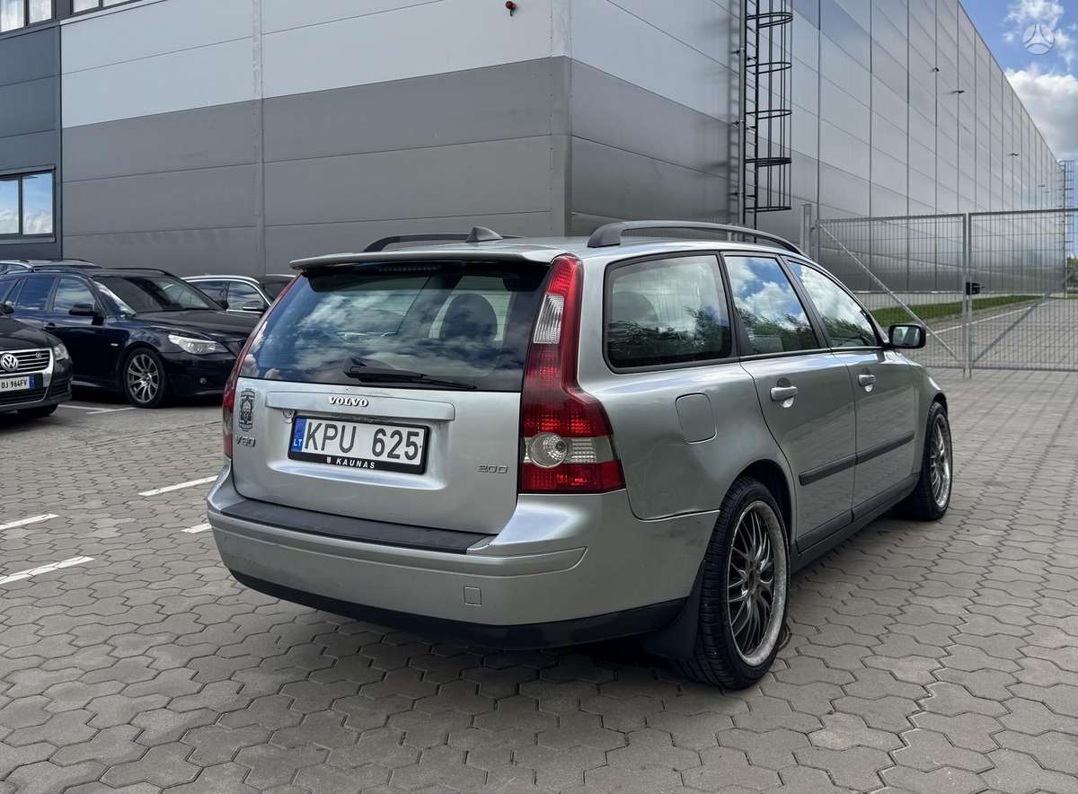 Volvo V50 2005 — engine 1998 cm³, 136 HP (100kW)