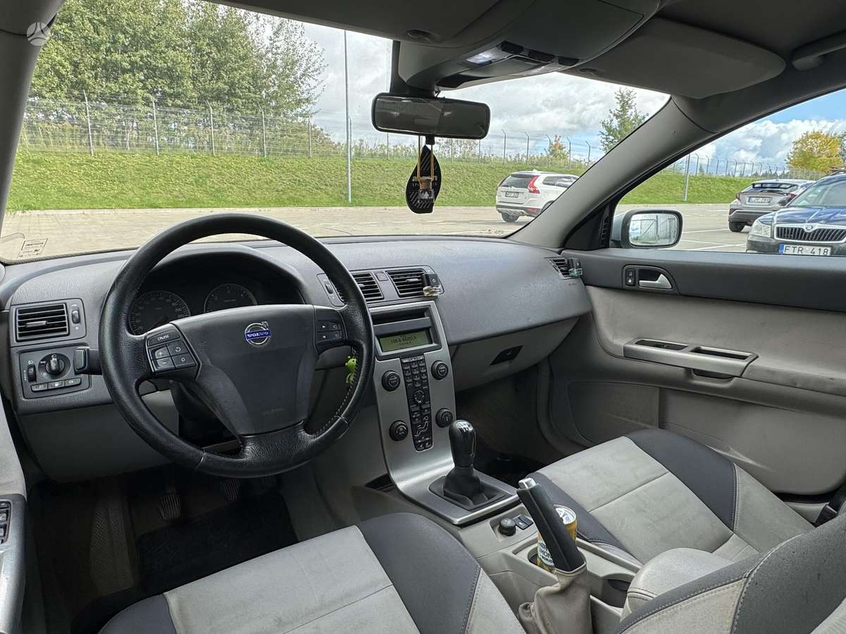 Volvo V50 2005 — photo 6