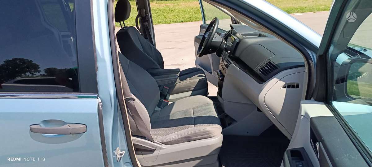 Volkswagen Routan 2009 — photo 10
