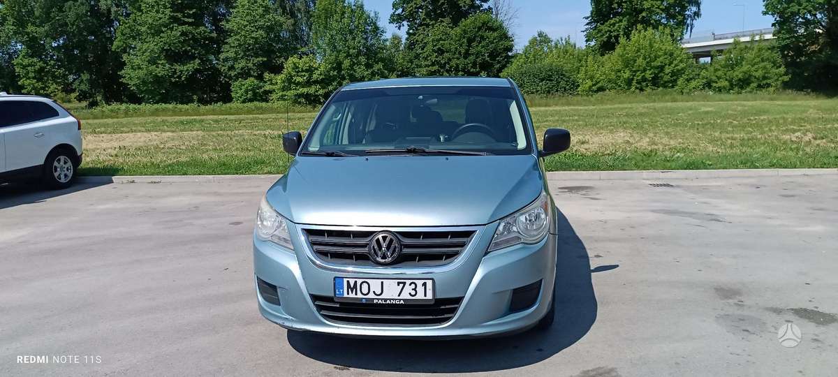 Volkswagen Routan 2009 — interior