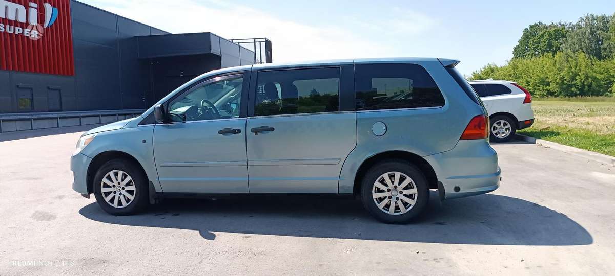 Volkswagen Routan 2009 — engine 3800 cm³, 200 HP (147kW)