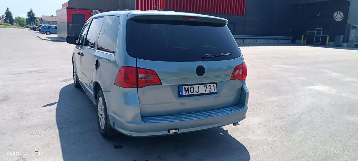 Volkswagen Routan 2009 — photo 5