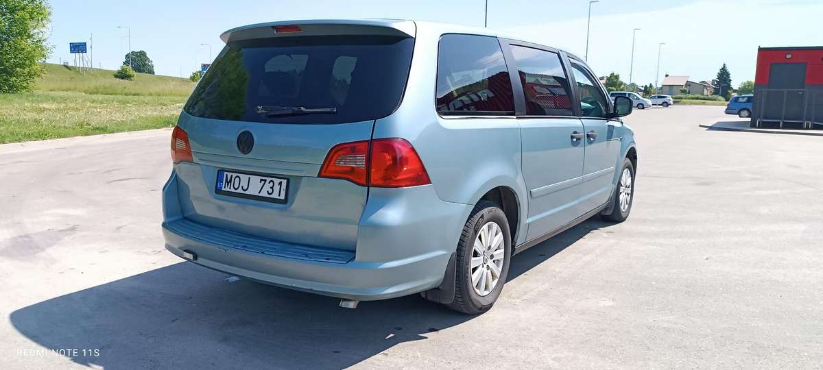 Volkswagen Routan 2009 — photo 6