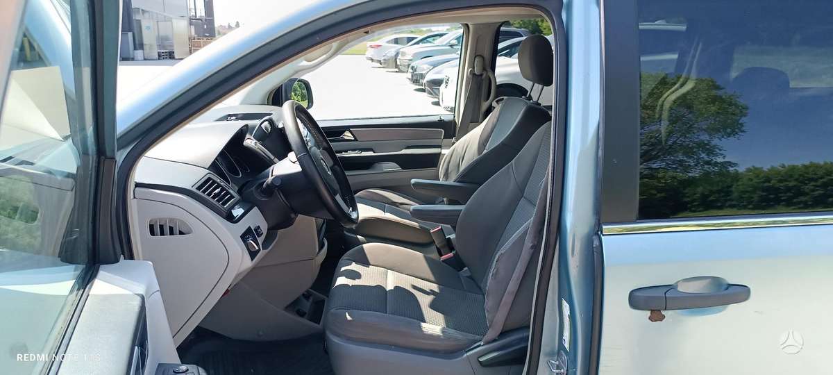 Volkswagen Routan 2009 — photo 8