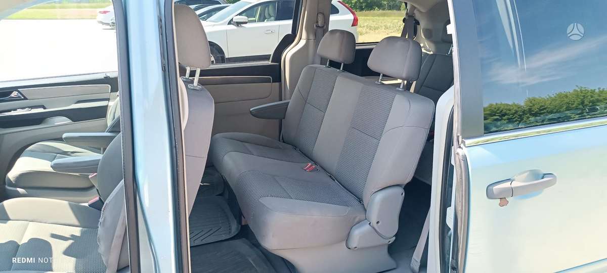 Volkswagen Routan 2009 — photo 9