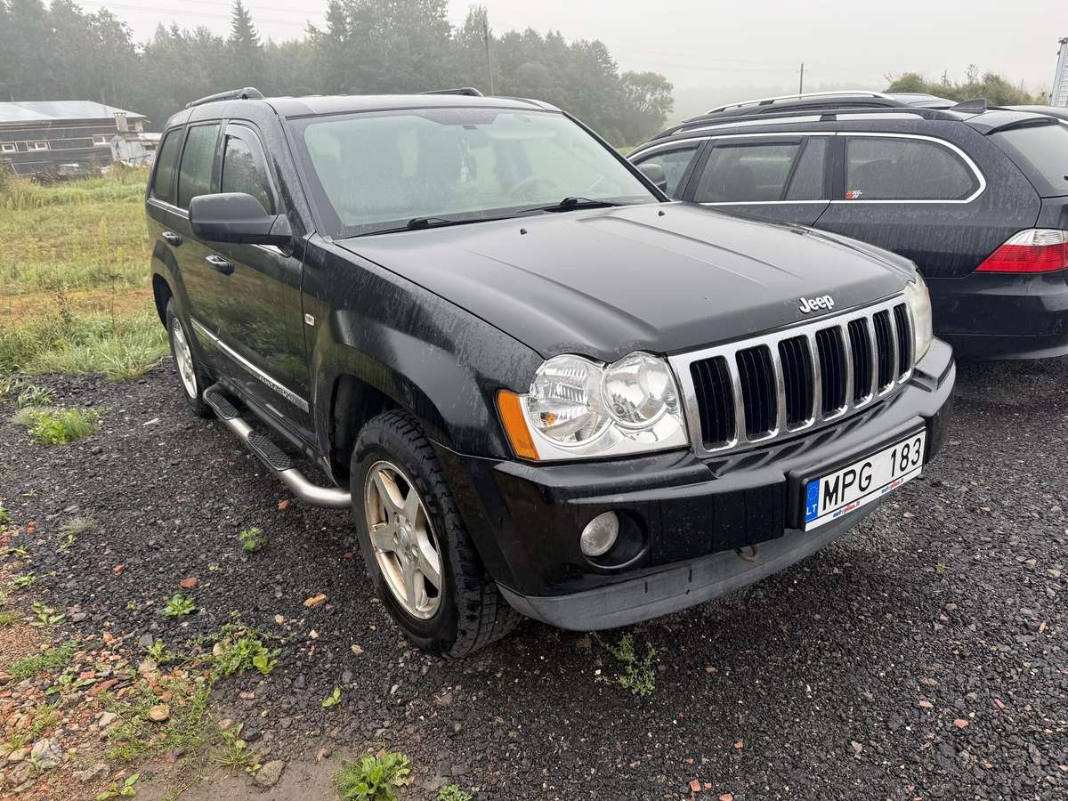 Jeep Grand 2005 — салон
