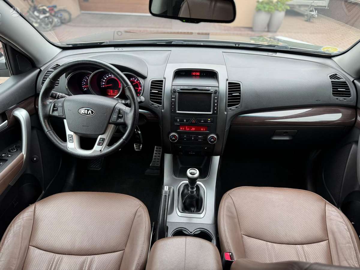 Kia Sorento 2012 — photo 10