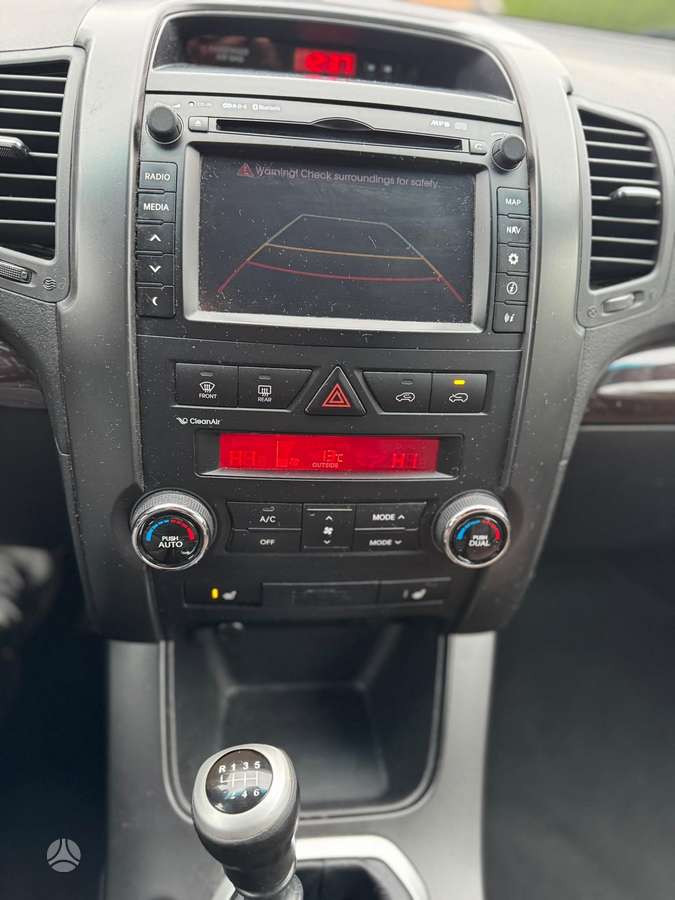 Kia Sorento 2012 — photo 13
