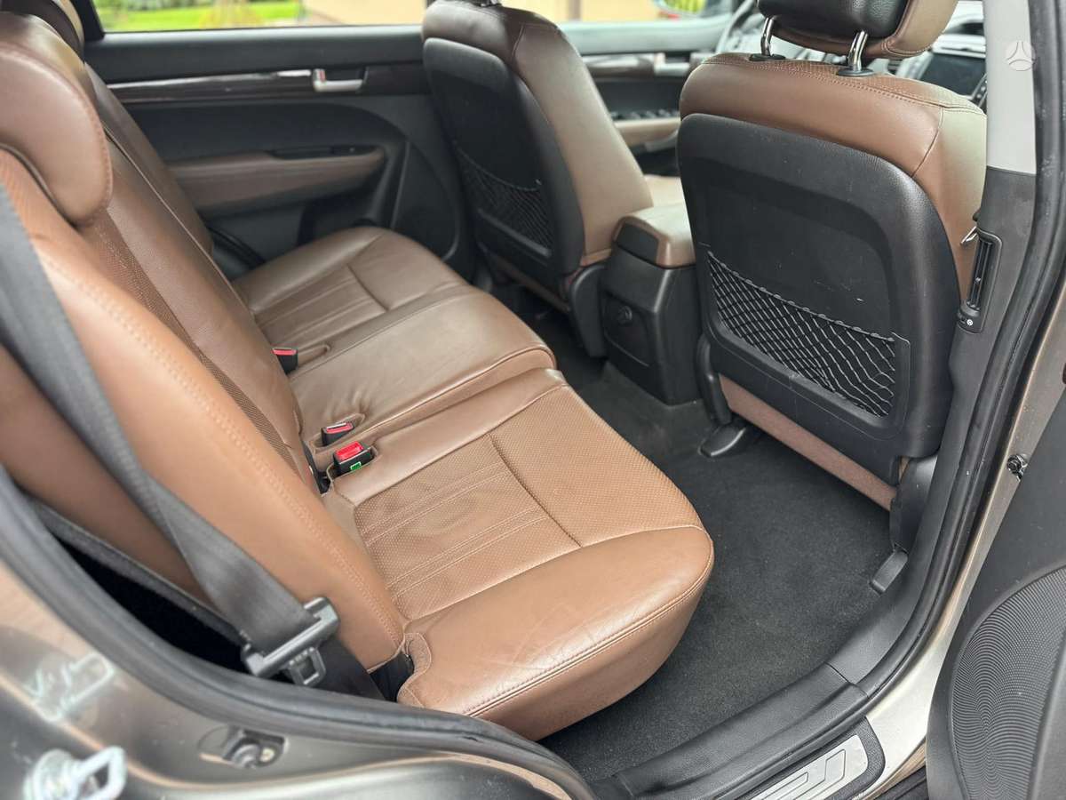 Kia Sorento 2012 — photo 17