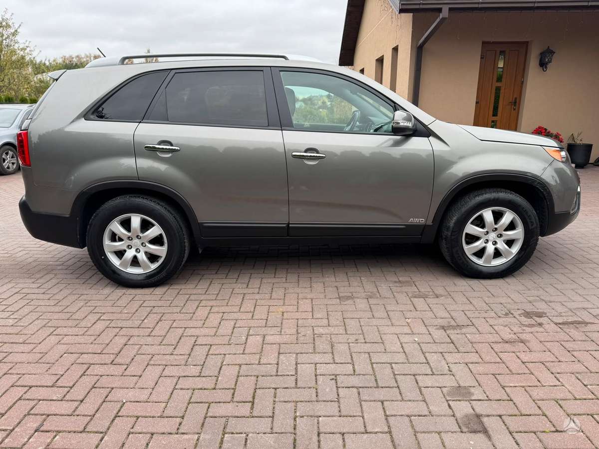 Kia Sorento 2012 — engine 2199 cm³, 197 HP (145kW)