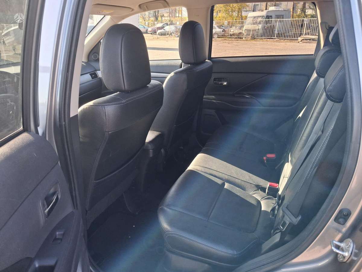 Mitsubishi Outlander 2014 — photo 10